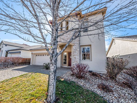 3rd image of 560 Connemaras Ct