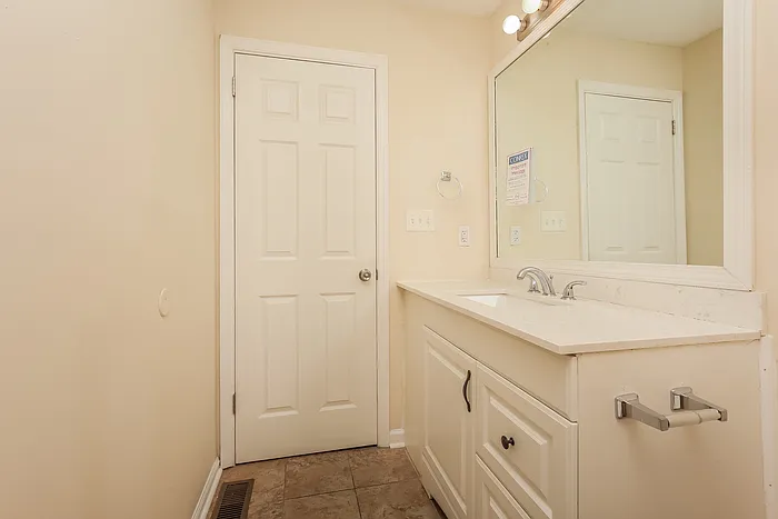 63 Grassmire Dr — Photo 9