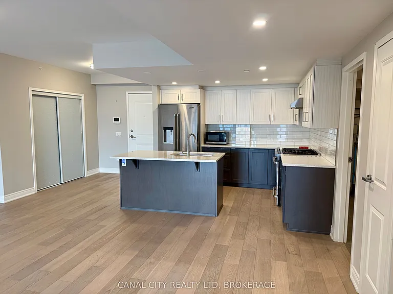 10 Albert St E #303 — Photo 7