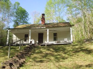 619 Middle Greasy Crk, Boons Camp, KY 41204