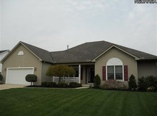 37819 Briar Lakes Dr, Avon, OH 44011