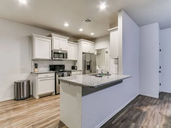 436 Chalk Hill Ct, Edmond, OK 73003