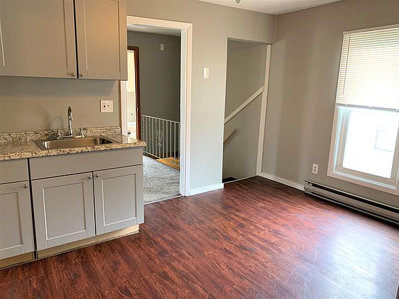 3rd image of 487 Hawley St #2