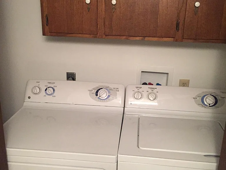 315 East Ln #4 — Photo 4