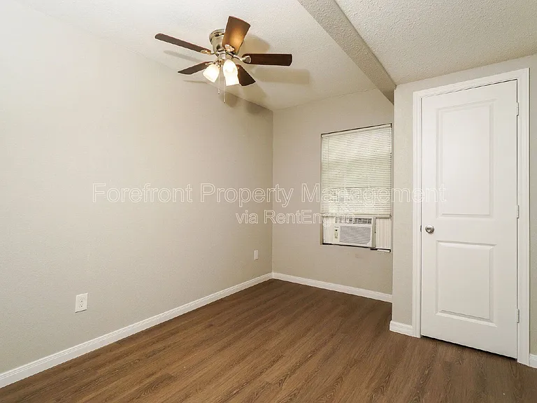 614 N Sabinas St — Photo 9