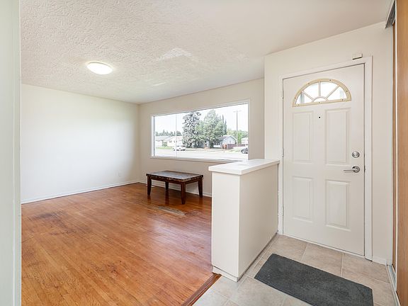 4th image of 16029 95th Ave NW