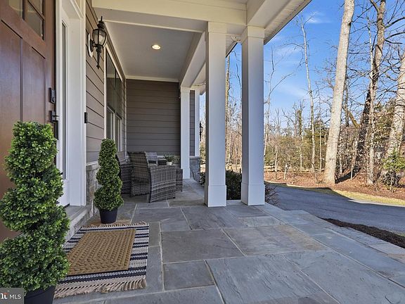 3rd image of 9206 Fernwood Rd