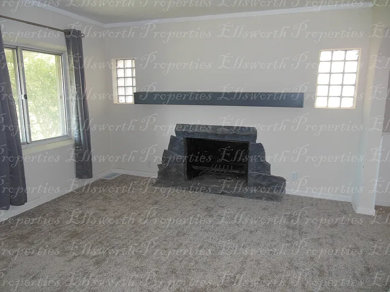 801 W Centennial Ave — Photo 2