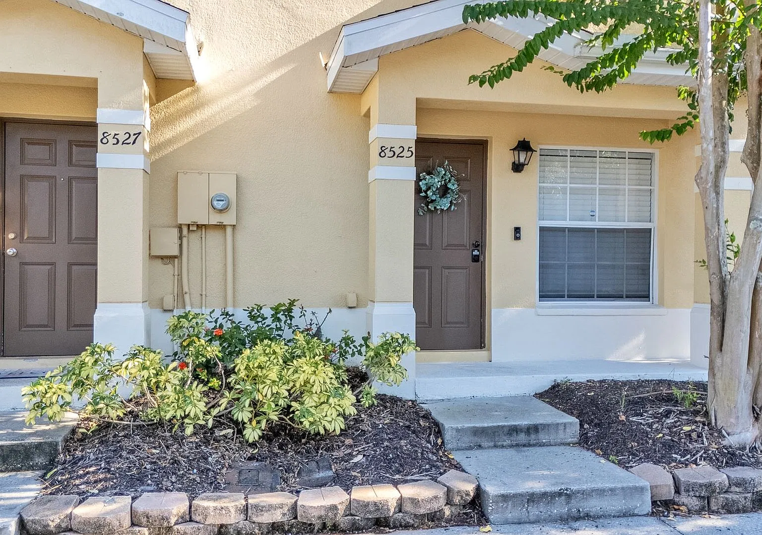 Spacious 2 Bedroom, 2.5 Bath Townhome in the The Hammocks — Photo 2
