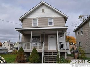 22 Carter St, Pontiac, MI 48342