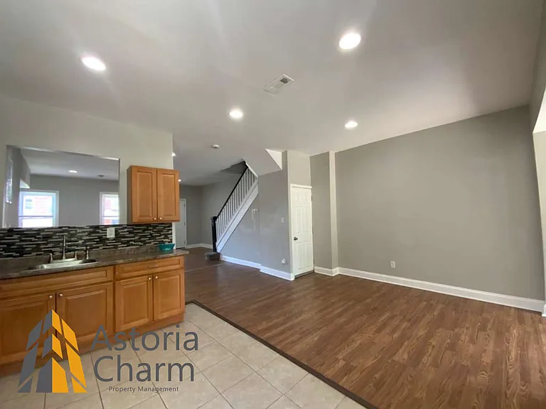 730 N Edgewood St — Photo 7