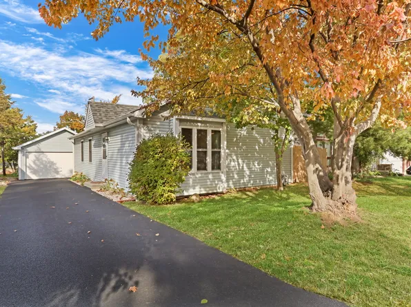 130 Shadydell Ave, Mundelein, IL 60060