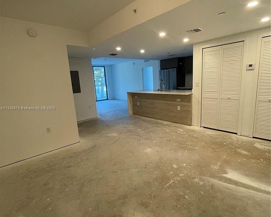 2nd image of 13800 Highland Dr #207