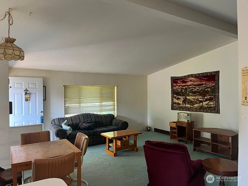 4th image of 140 W Spruce Street