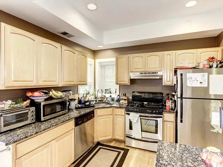726 Quincy St NW #A — Photo 3