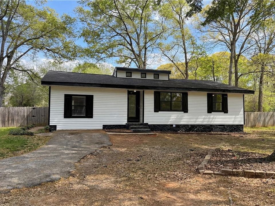 1st image of 85 Hidden Forest Rd