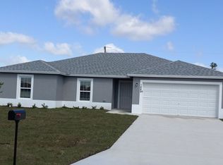 1489 SW Aachen Ave, Pt Saint Lucie, FL 34953