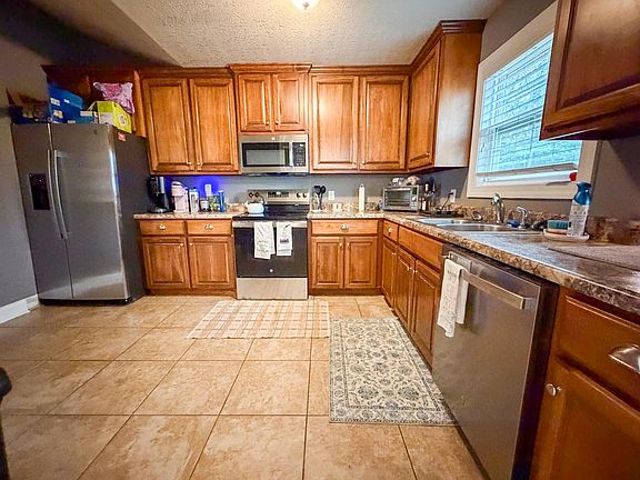 4th image of 1633 Oxford Pl