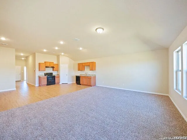 3 bed, 2.0 bath, 1676 sqft, $1,750 — Photo 2