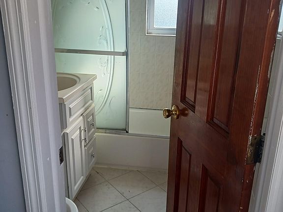4th image of 93-08 209th St #2