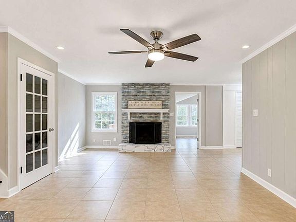 3rd image of 759 Springwood Dr
