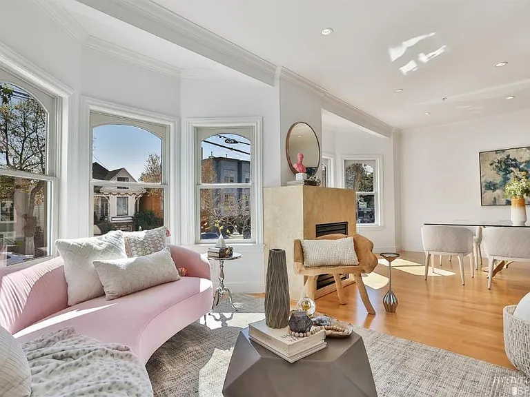 2560 Bryant St — Photo 1
