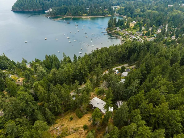 1178 Miller Rd, Bowen Island, BC V0N 1G1