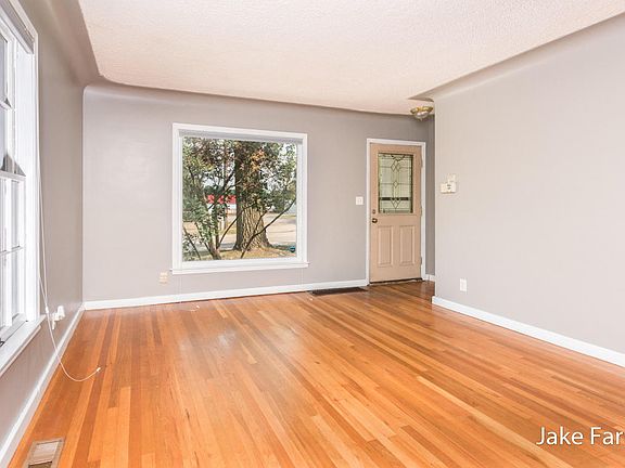 5th image of 1245 Ball Ave NE