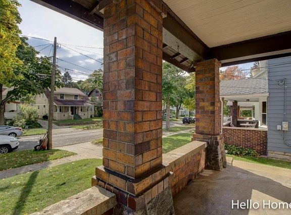 5th image of 243 Dale St NE