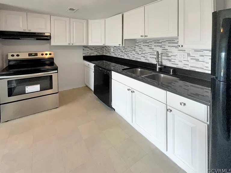 3238 Hunters Mill Ct — Photo 4
