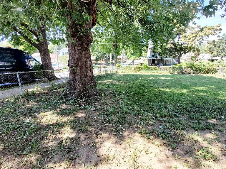 5248 Euclid Ave — Photo 5