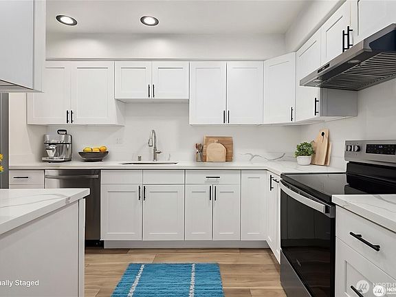 2nd image of 9 76th Street SE