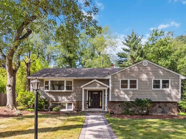 22 Myrtle Ave, Demarest, NJ 07627
