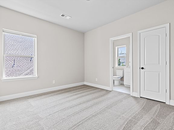 4th image of 5073 Livingston Dr