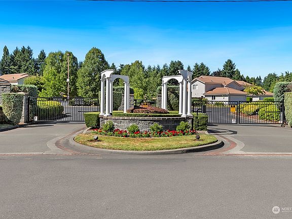 3rd image of 6619 Milano Court SE
