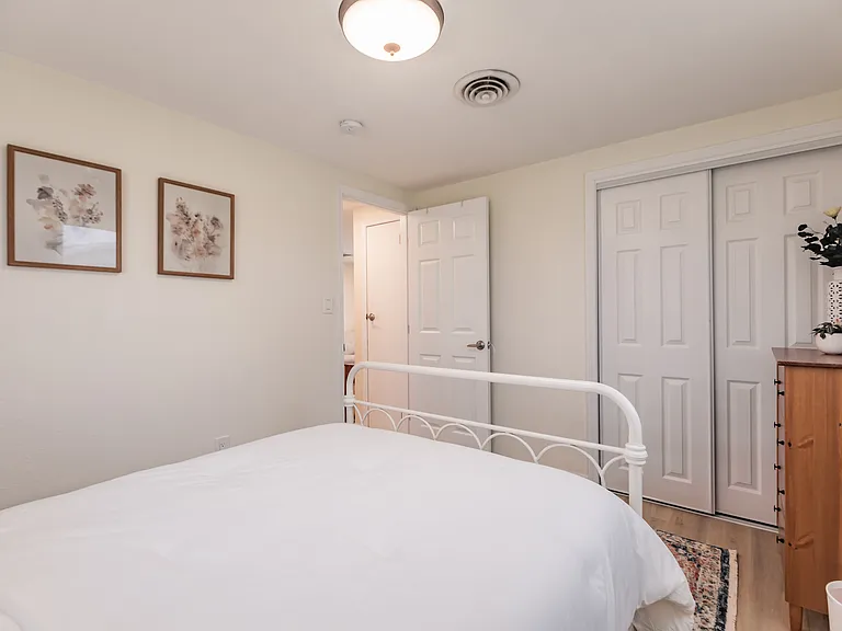 1611 Florence Ave #B — Photo 39