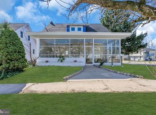 274 W Broad St, Gibbstown, NJ 08027