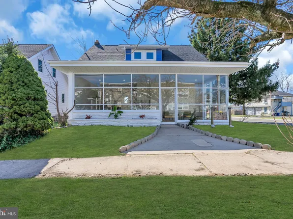 274 W Broad St, Gibbstown, NJ 08027