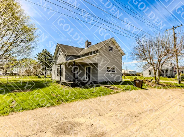 109 W Main St, Mooreland, IN 47360