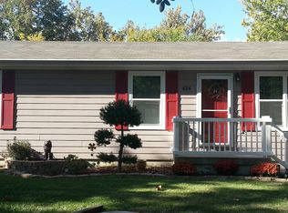 824 Tuttle St, Manhattan, KS 66502