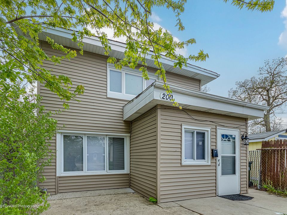 1st image of 200 W 26th St