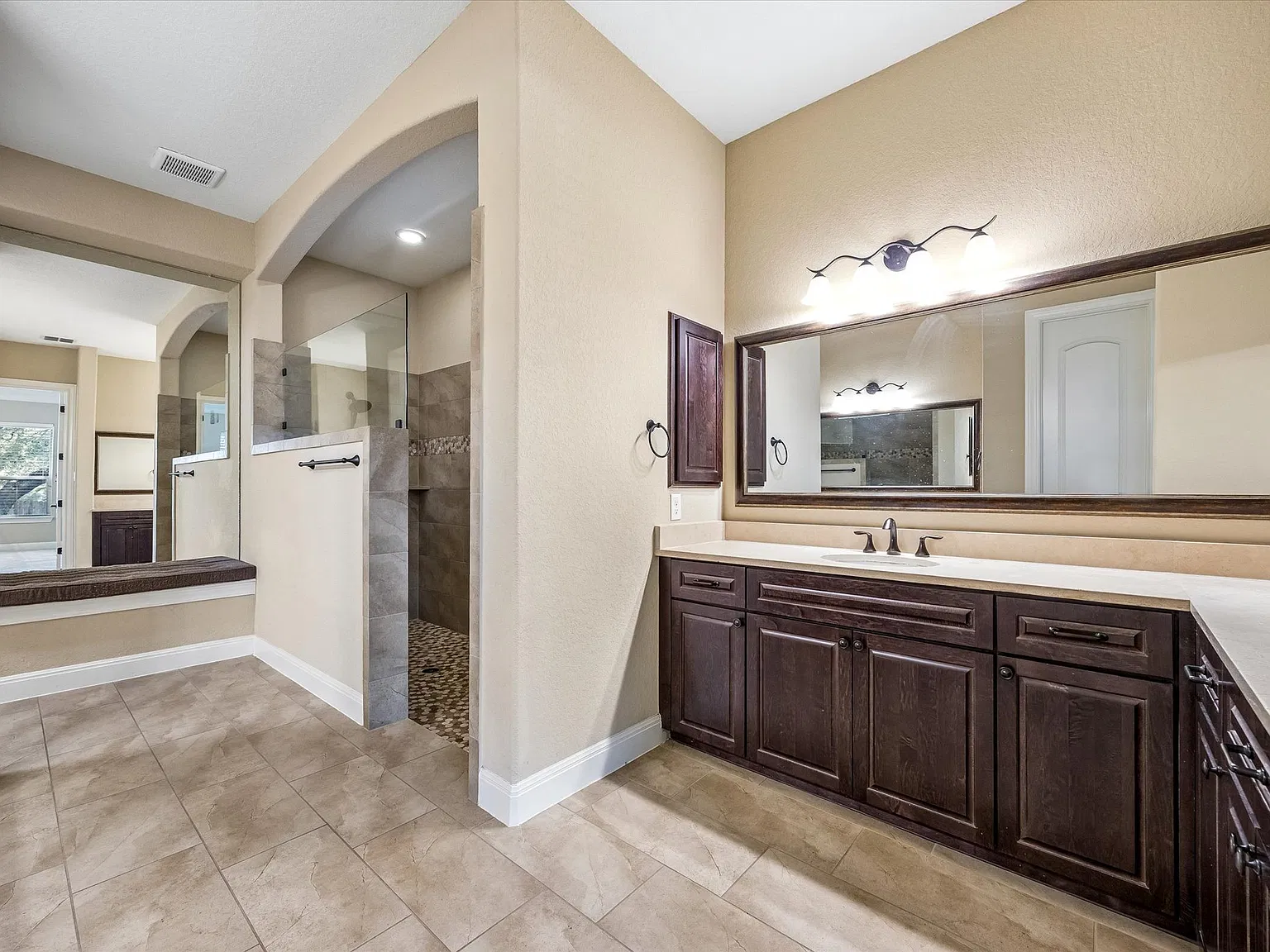 4 bed, 4108 sqft, $7,000 — Photo 3