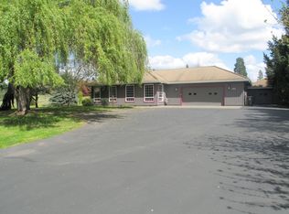 743 Darneille Ln, Grants Pass, OR 97527