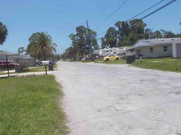 4th image of 6702 Sandra Dr