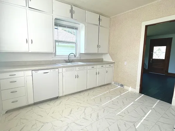 1016 Stephenson Ave #1, Escanaba, MI 49829