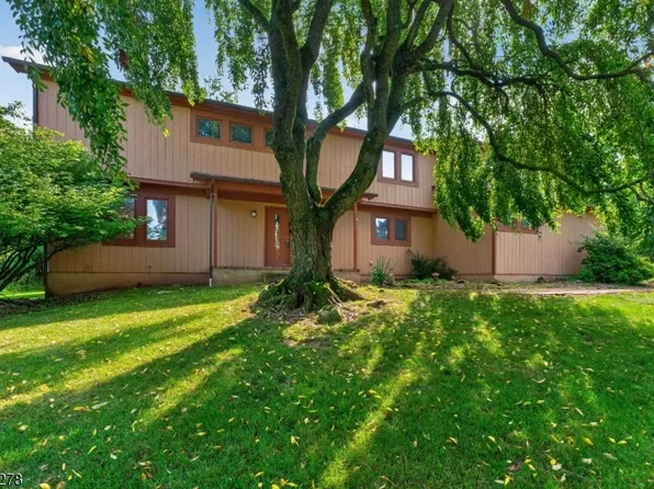 324 Eileen Way, Bridgewater Twp., NJ 08807
