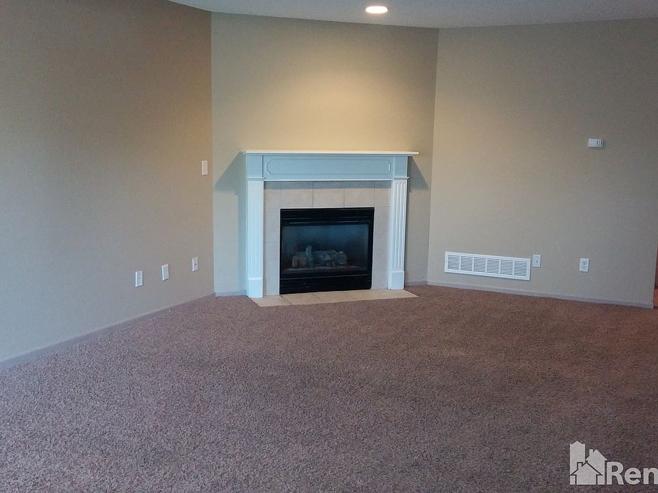 2nd image of 923 Garden Way