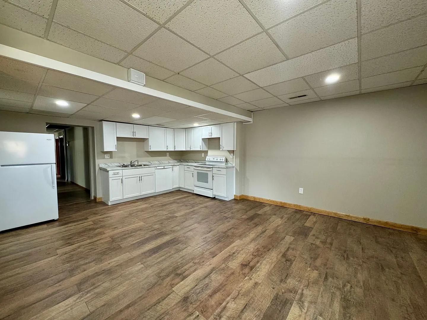 Recently remodeled 3-bedroom, 1.5 bath in the brewery district area — Photo 2