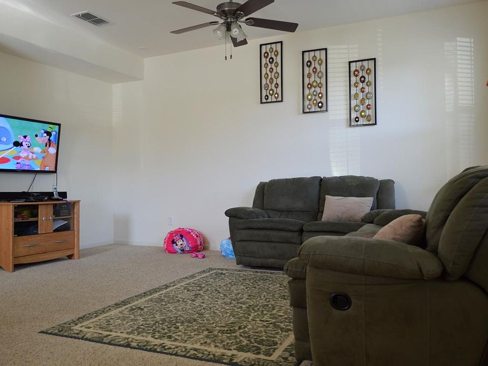 Living room 2