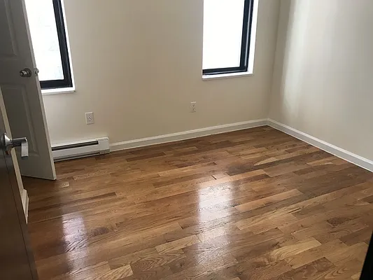 Rented by Your Vanity Realty | media 33